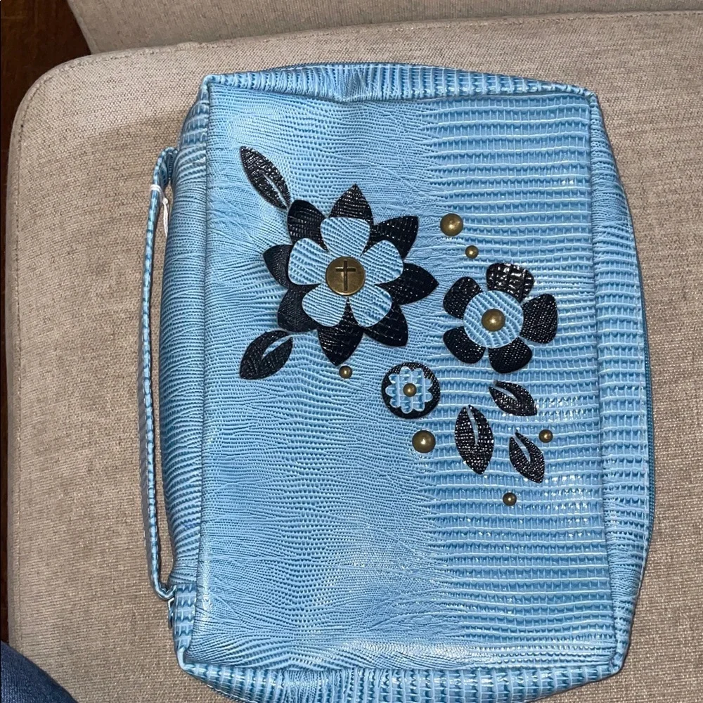 Light Blue Floral bible holder